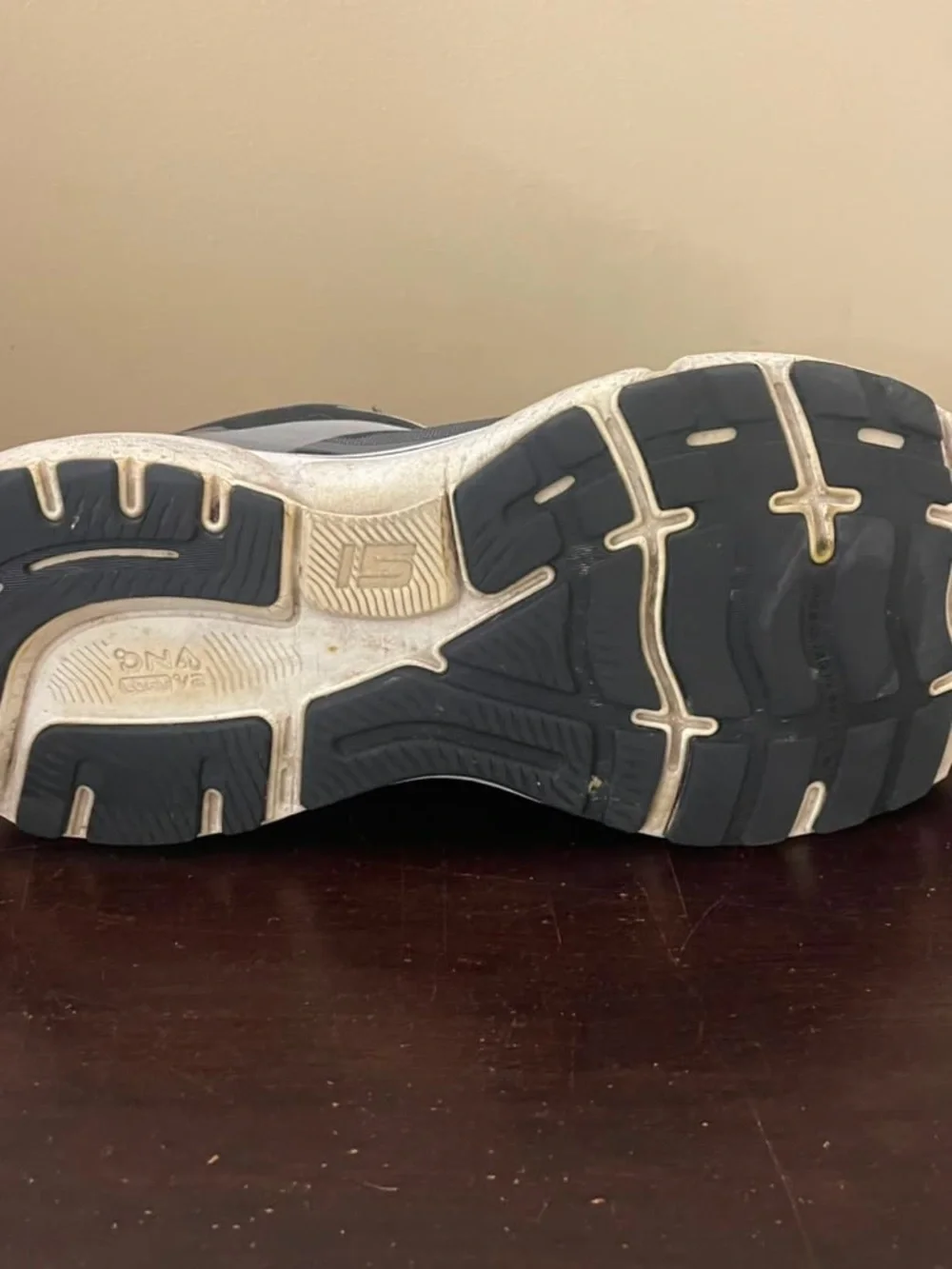Brooks Ghost 15 Womens Running Shoes Black White Grey Wide D 1203801D012 Size 8
